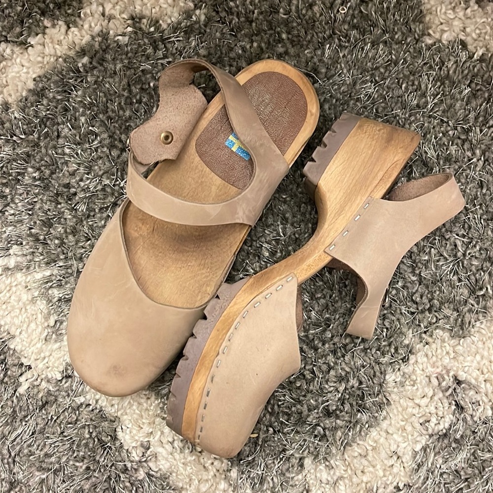 Mia clogs